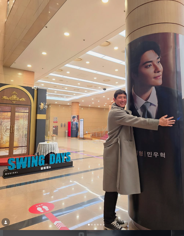 Hwang Jae-gyun Launches YouTube Career as ‘Illuhwang’ After 18kg Weight Loss 18㎏ 뺀 황재균 이번엔 유튜버 변신…‘일루황으로 방송인 2막 본격화.png